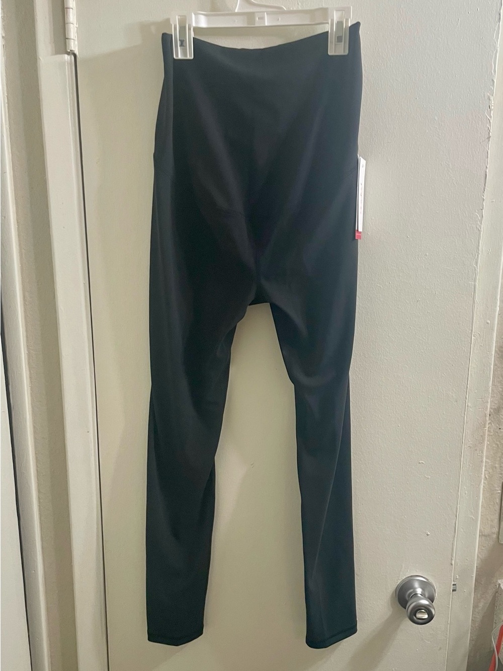 NEW Ingrid & Isabel Maternity Everyday Active Leggings Black Medium